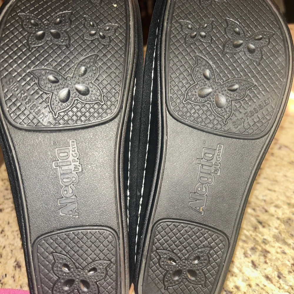 Alegria Peggy Black shimmer leather adjustable slide sandals. Size 38 (8/8.5) - Picture 8 of 9